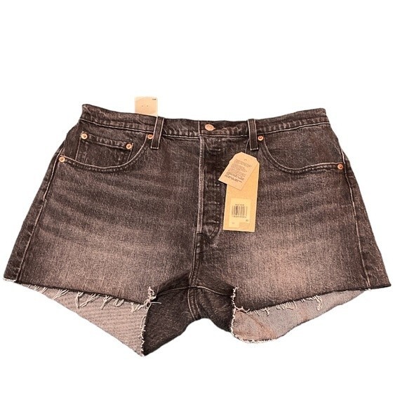 NWT Levi’s 501 Button Fly Cut Off Faded Black Jean Shorts Size 33 Raw Hem - Picture 2 of 5